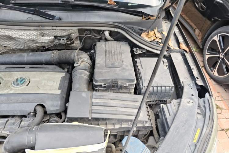 Used Volkswagen Tiguan 2013 1.8 TSI Automatic Two-Wheel Drive Comfort Edition Engine Bay Left