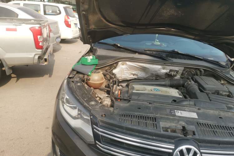 Used Volkswagen Tiguan 2013 1.8TSI Automatic Two-Wheel Drive Luxury Model Engine Bay Right