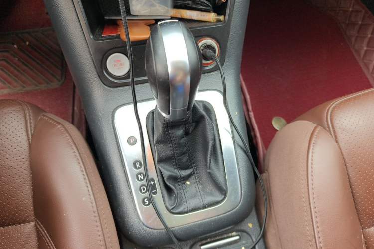 Used Volkswagen Tiguan 2013 1.8TSI Automatic Two-Wheel Drive Luxury Model Gear Lever