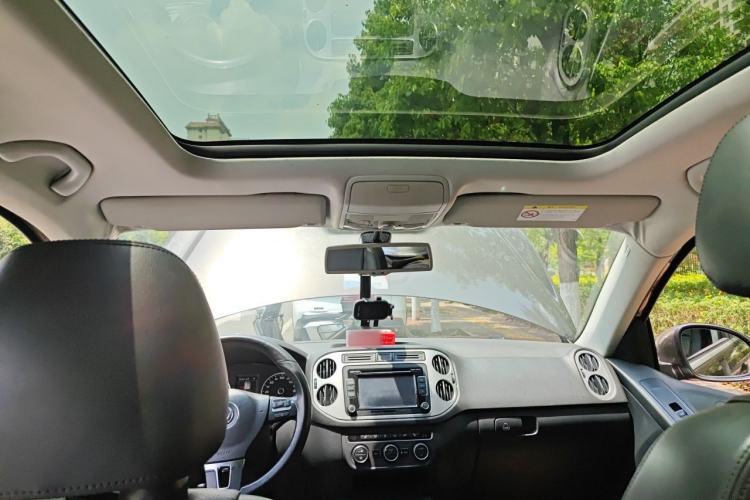 Used Volkswagen Tiguan 2013 1.8TSI Automatic Two-Wheel Drive Luxury Model Headliner