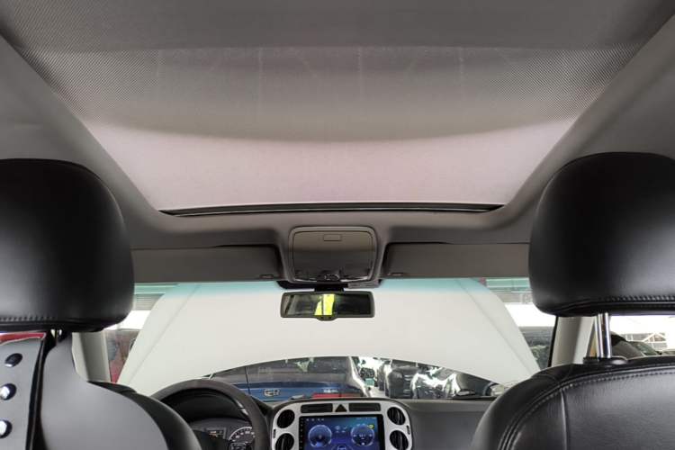 Used Volkswagen Tiguan 2013 1.8 TSI Automatic Two-Wheel Drive Comfort Edition Headliner
