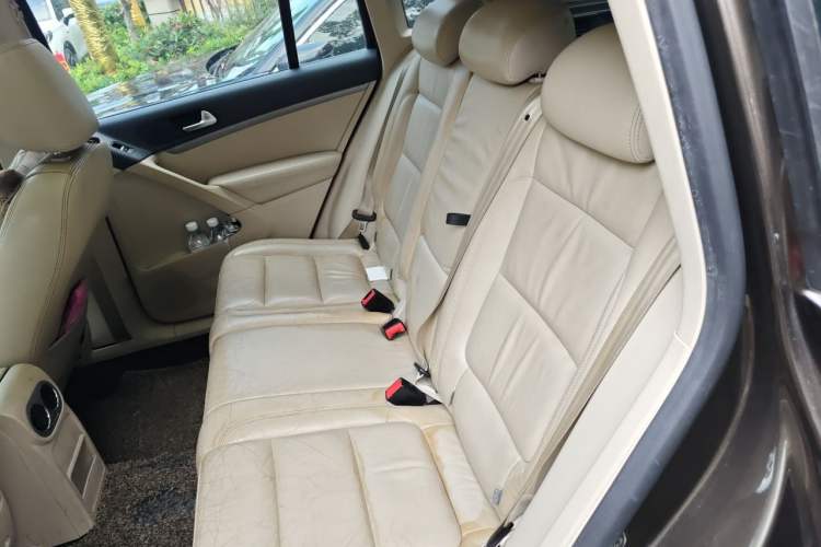 Used Volkswagen Tiguan 2013 1.8 TSI Automatic Two-Wheel Drive Comfort Edition Left Rear Seat