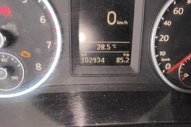 Used Volkswagen Tiguan 2013 1.8 TSI Automatic Two-Wheel Drive Comfort Edition Odometer Close Up