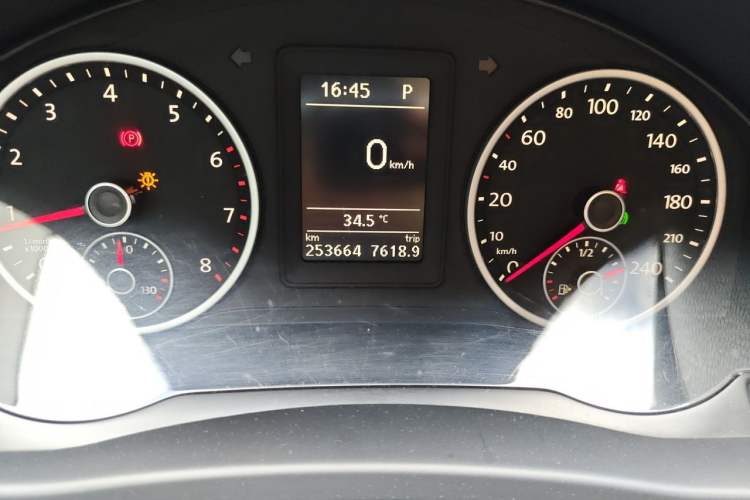 Used Volkswagen Tiguan 2013 1.8 TSI Automatic Two-Wheel Drive Comfort Edition Odometer Close Up
