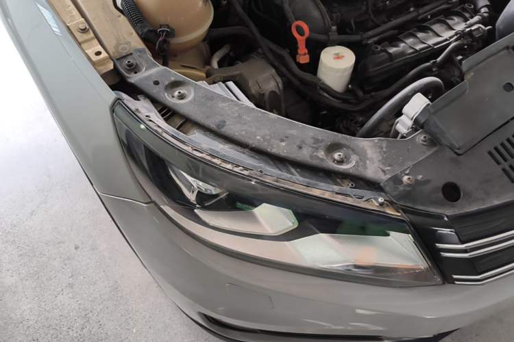 Used Volkswagen Tiguan 2013 1.8 TSI Automatic Two-Wheel Drive Comfort Edition Right Front Headlight