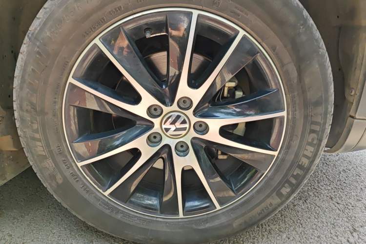 Used Volkswagen Tiguan 2013 1.8TSI Automatic Two-Wheel Drive Luxury Model Right Front Wheel Hub