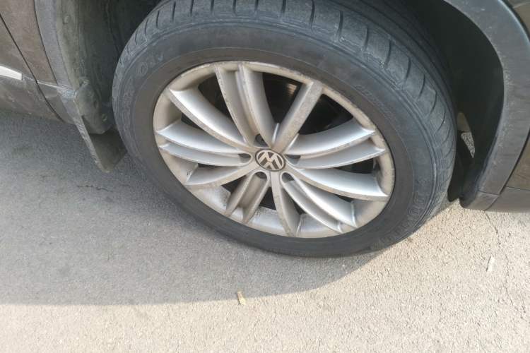 Used Volkswagen Tiguan 2013 1.8TSI Automatic Two-Wheel Drive Luxury Model Right Front Wheel Hub
