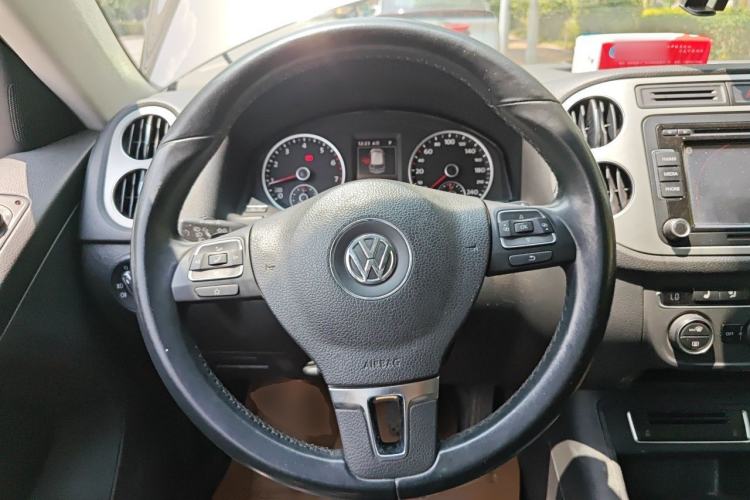 Used Volkswagen Tiguan 2013 1.8TSI Automatic Two-Wheel Drive Luxury Model Steering Wheel