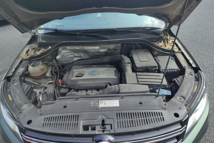 Used Volkswagen Tiguan 2013 1.8TSI Automatic Two-Wheel Drive Luxury Model Engine Bay