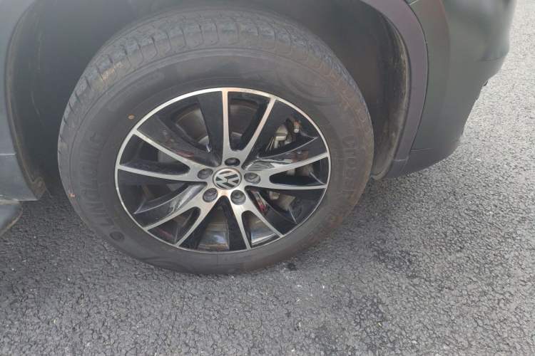 Used Volkswagen Tiguan 2013 1.8TSI Automatic Two-Wheel Drive Luxury Model Right Front Wheel Hub