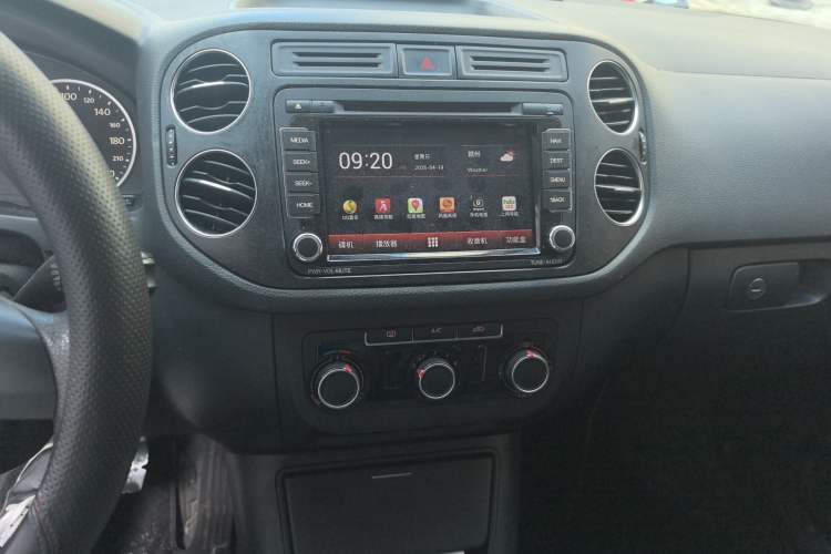 Used Volkswagen Tiguan 2013 1.8TSI Automatic Two-Wheel Drive Trend Edition Audio And AC Panel