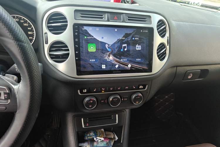Used Volkswagen Tiguan 2013 1.8 TSI Automatic All-Wheel Drive Luxury Model Audio And AC Panel