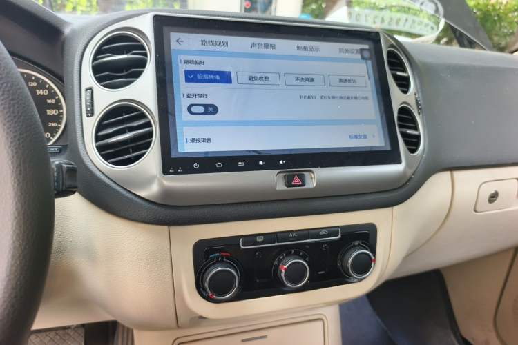 Used Volkswagen Tiguan 2013 1.8TSI Automatic Two-Wheel Drive Trend Edition Audio And AC Panel