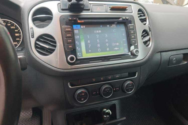 Used Volkswagen Tiguan 2013 1.8TSI Automatic Two-Wheel Drive Trend Edition Audio And AC Panel