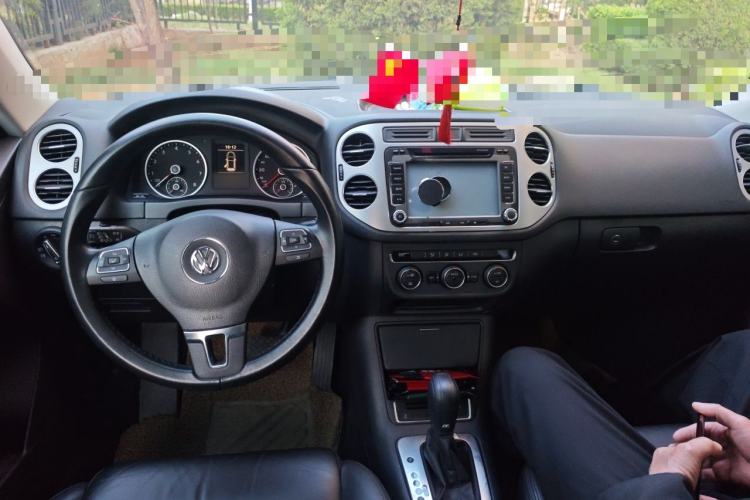 Used Volkswagen Tiguan 2013 1.8 TSI Automatic Two-Wheel Drive Comfort Edition Center Console