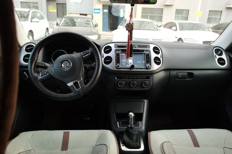 Used Volkswagen Tiguan 2013 1.8 TSI Automatic Two-Wheel Drive Comfort Edition Center Console