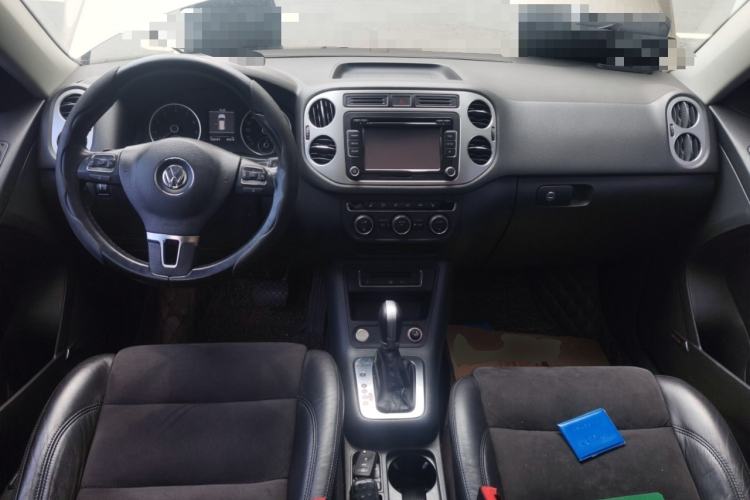 Used Volkswagen Tiguan 2013 2.0 TSI Automatic All-Wheel-Drive Flagship Edition Center Console