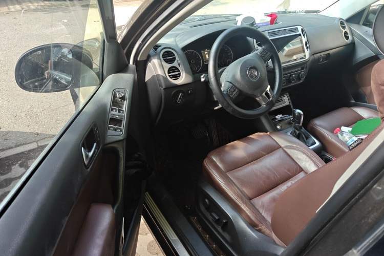 Used Volkswagen Tiguan 2013 1.8 TSI Automatic All-Wheel Drive Luxury Model Driver Seat