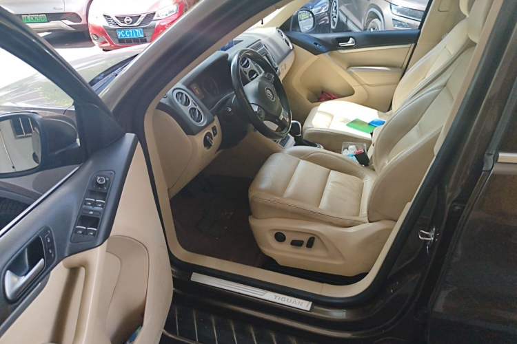 Used Volkswagen Tiguan 2013 1.8 TSI Automatic All-Wheel Drive Luxury Model Driver Seat