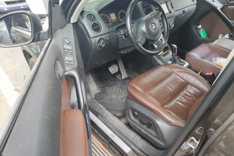 Used Volkswagen Tiguan 2013 1.8 TSI Automatic All-Wheel Drive Luxury Model Driver Seat