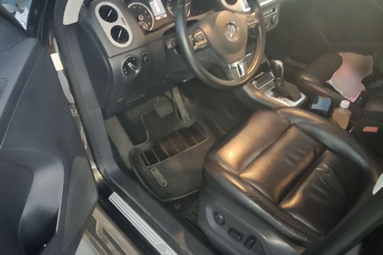 Used Volkswagen Tiguan 2013 2.0 TSI Automatic All-Wheel Drive Luxury Edition Driver Seat