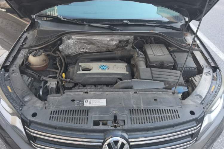 Used Volkswagen Tiguan 2013 1.8TSI Automatic Two-Wheel Drive Trend Edition Engine Bay