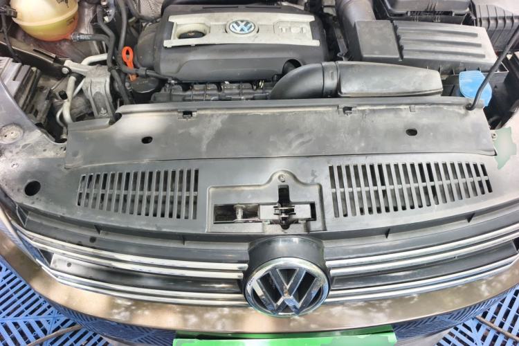 Used Volkswagen Tiguan 2013 1.8TSI Automatic Two-Wheel Drive Trend Edition Engine Bay