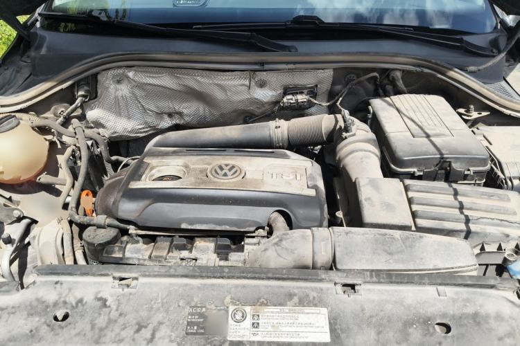 Used Volkswagen Tiguan 2013 2.0 TSI Automatic All-Wheel-Drive Flagship Edition Engine Bay