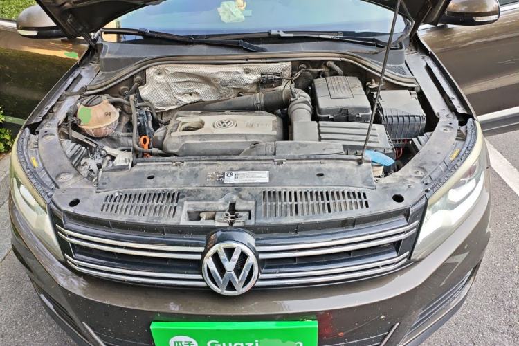 Used Volkswagen Tiguan 2013 1.8 TSI Automatic All-Wheel Drive Luxury Model Engine Bay