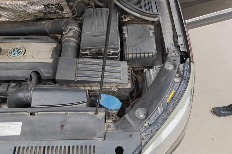 Used Volkswagen Tiguan 2013 1.8TSI Automatic Two-Wheel Drive Luxury Model Engine Bay Left