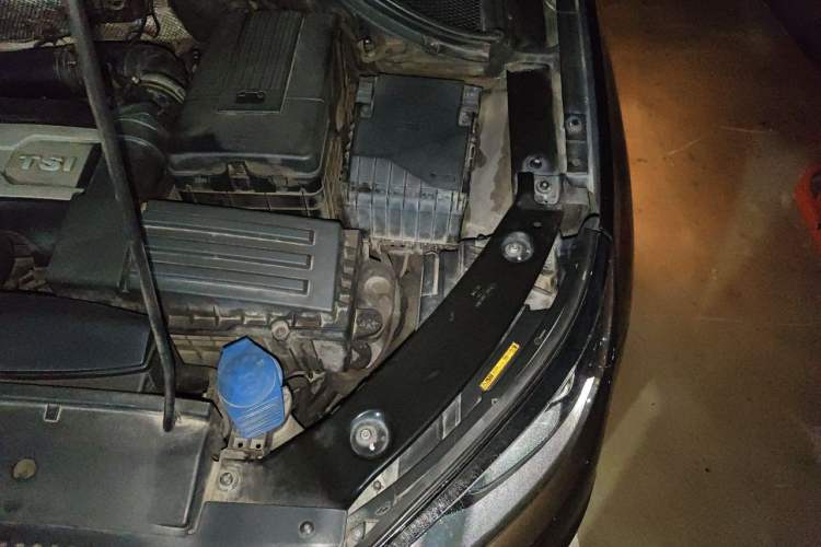 Used Volkswagen Tiguan 2013 1.8TSI Automatic Two-Wheel Drive Luxury Model Engine Bay Left