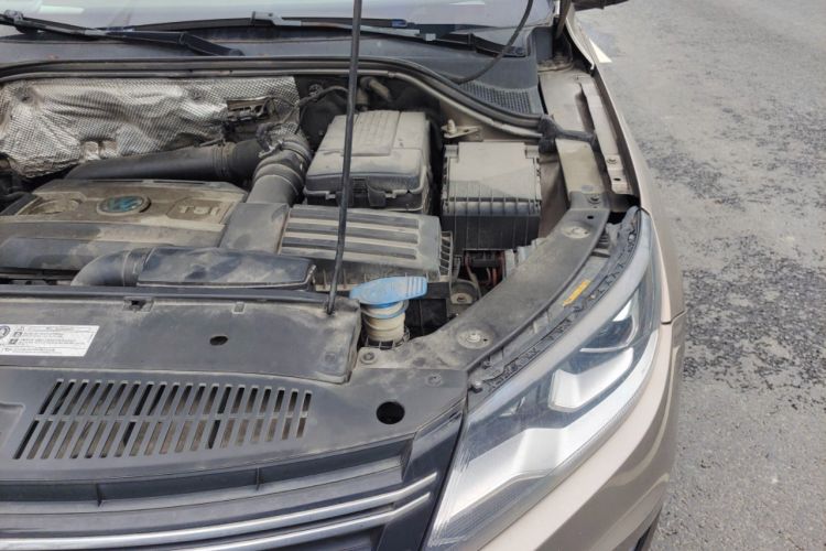 Used Volkswagen Tiguan 2013 1.8 TSI Automatic Two-Wheel Drive Comfort Edition Engine Bay Left