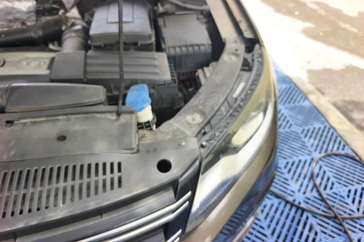 Used Volkswagen Tiguan 2013 1.8TSI Automatic Two-Wheel Drive Trend Edition Engine Bay Left