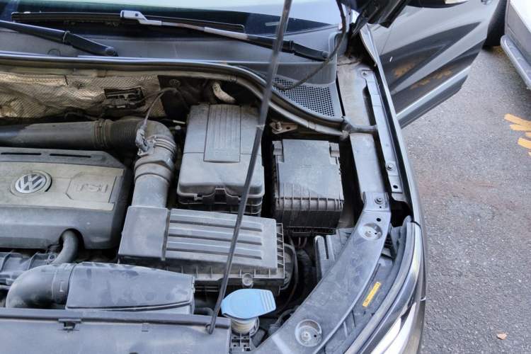 Used Volkswagen Tiguan 2013 1.8TSI Automatic Two-Wheel Drive Luxury Model Engine Bay Left