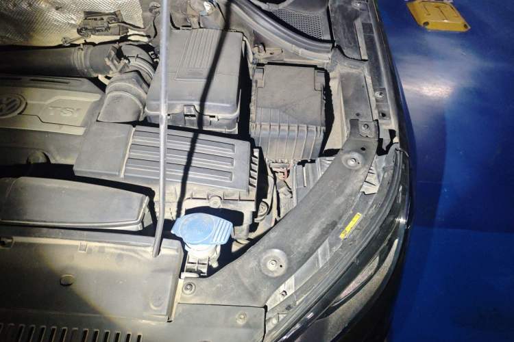 Used Volkswagen Tiguan 2013 1.8 TSI Automatic Two-Wheel Drive Comfort Edition Engine Bay Left