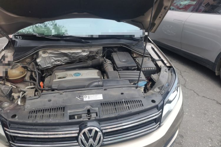 Used Volkswagen Tiguan 2013 2.0 TSI Automatic All-Wheel-Drive Flagship Edition Engine Bay Left