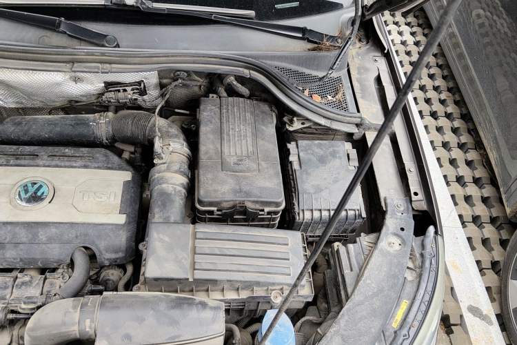 Used Volkswagen Tiguan 2013 1.8 TSI Automatic Two-Wheel Drive Comfort Edition Engine Bay Left
