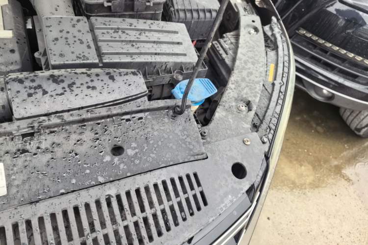 Used Volkswagen Tiguan 2013 1.8 TSI Automatic Two-Wheel Drive Comfort Edition Engine Bay Left