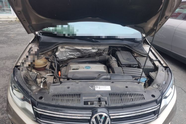 Used Volkswagen Tiguan 2013 2.0 TSI Automatic All-Wheel-Drive Flagship Edition Engine Bay