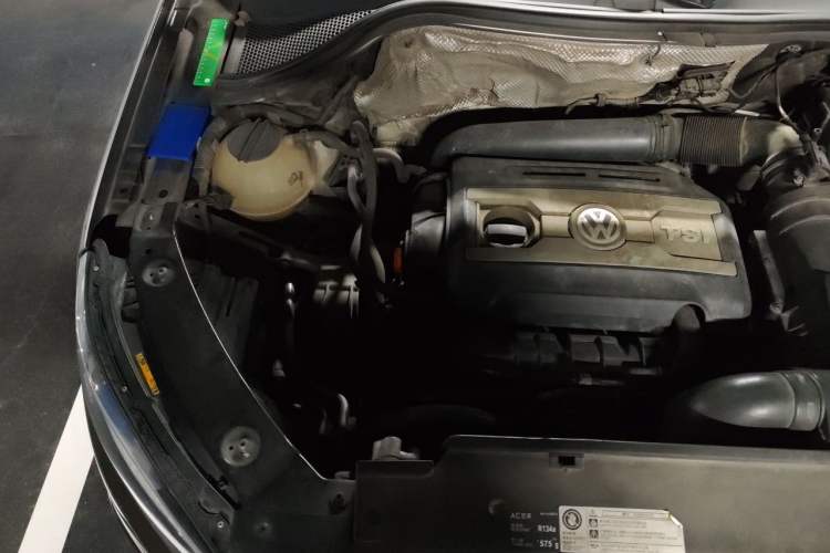 Used Volkswagen Tiguan 2013 1.8TSI Automatic Two-Wheel Drive Luxury Model Engine Bay Right