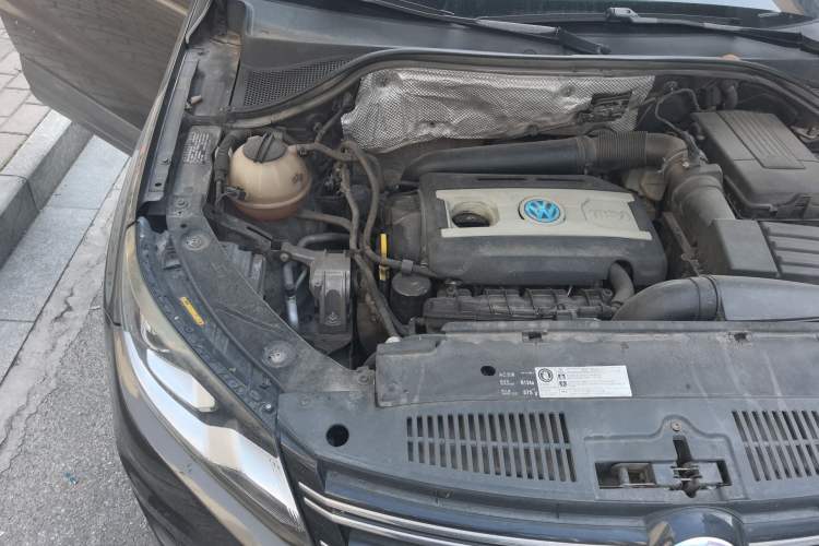 Used Volkswagen Tiguan 2013 1.8TSI Automatic Two-Wheel Drive Trend Edition Engine Bay Right