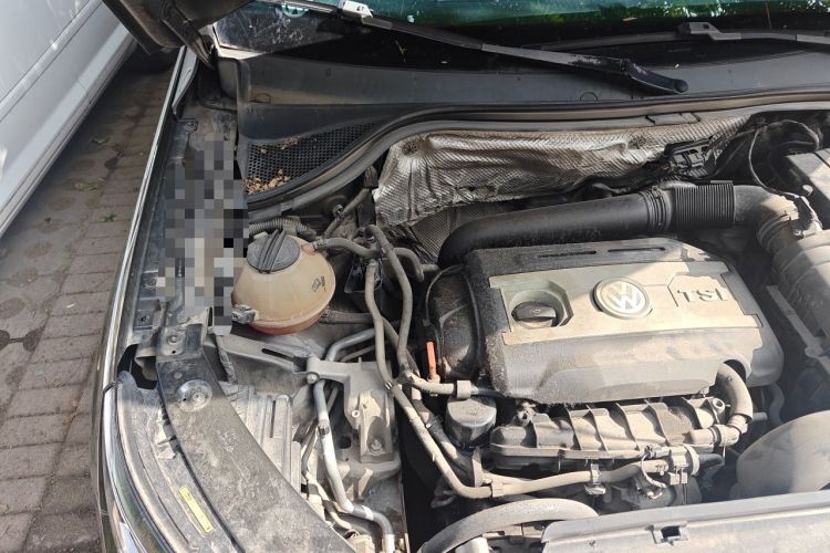 Used Volkswagen Tiguan 2013 1.8 TSI Automatic All-Wheel Drive Luxury Model Engine Bay Right