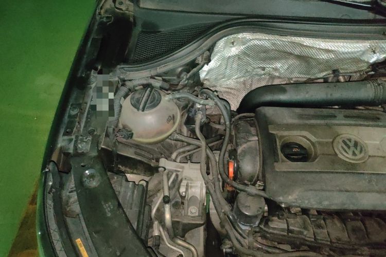 Used Volkswagen Tiguan 2013 1.8 TSI Automatic Two-Wheel Drive Comfort Edition Engine Bay Right