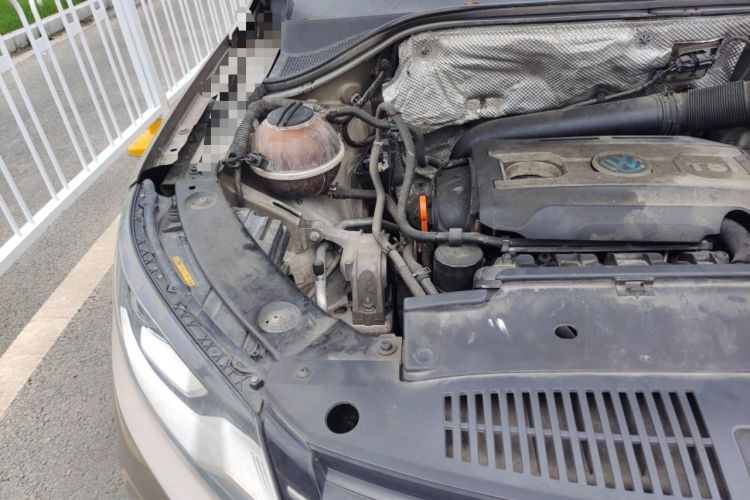 Used Volkswagen Tiguan 2013 1.8 TSI Automatic Two-Wheel Drive Comfort Edition Engine Bay Right
