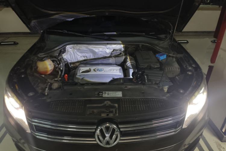 Used Volkswagen Tiguan 2013 1.8 TSI Automatic All-Wheel Drive Luxury Model Engine Bay