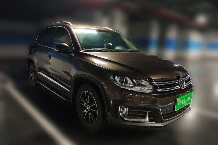 Used Volkswagen Tiguan 2013 1.8TSI Automatic Two-Wheel Drive Luxury Model Front Right 45 Deg