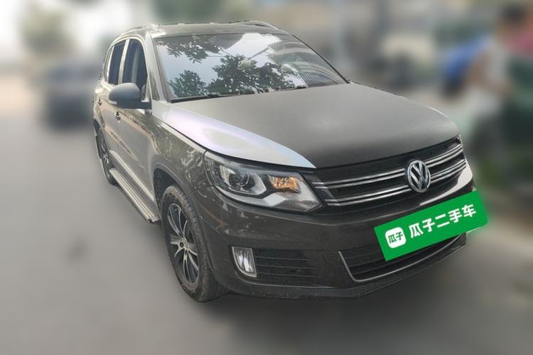 Used Volkswagen Tiguan 2013 1.8 TSI Automatic All-Wheel Drive Luxury Model Front Right 45 Deg