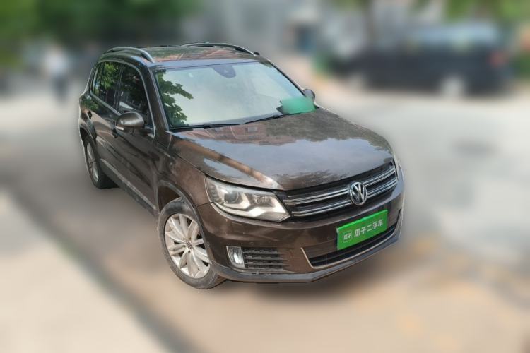 Used Volkswagen Tiguan 2013 2.0 TSI Automatic All-Wheel-Drive Flagship Edition Front Right 45 Deg