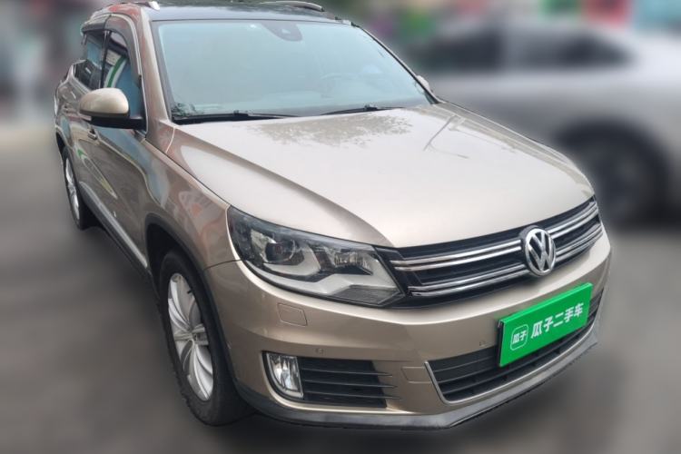 Used Volkswagen Tiguan 2013 2.0 TSI Automatic All-Wheel-Drive Flagship Edition Front Right 45 Deg
