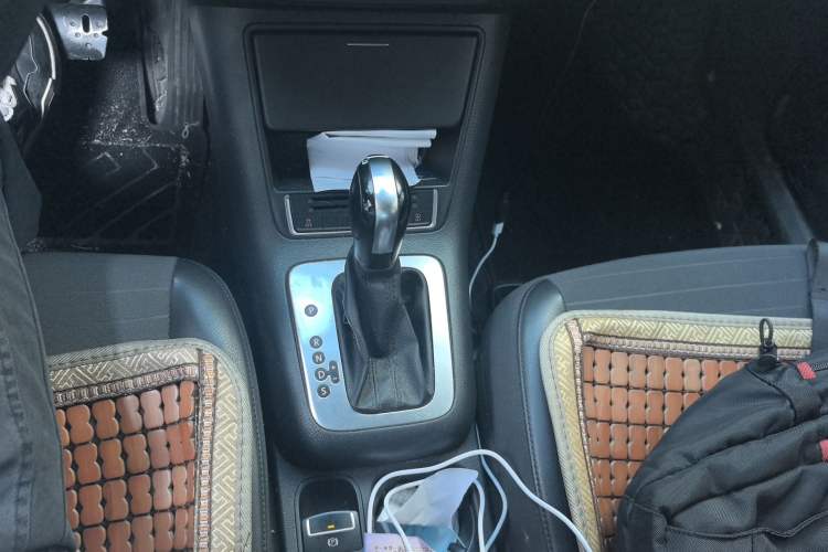 Used Volkswagen Tiguan 2013 1.8TSI Automatic Two-Wheel Drive Trend Edition Gear Lever